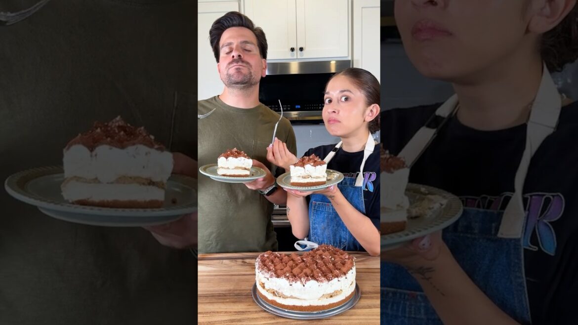 This Tiramisu Cheesecake NEEDS to be on your Holiday Table!