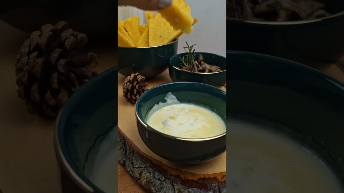 Polenta fritta Tradizionale con funghi e gorgonzola: l'antipasto veloce per Natale