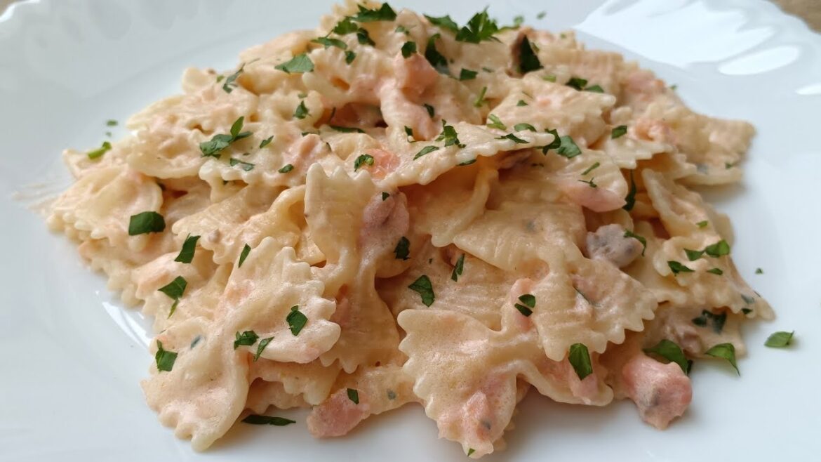 Farfalle al Salmone affumicato e Panna #pasta #farfallealsalmoneepanna #pannaesalmone #ricettafacile