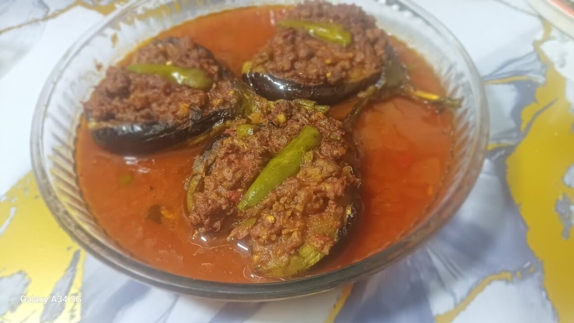 Karnıyarık; try this eggplant recipe , stuffed with mince in turkish style