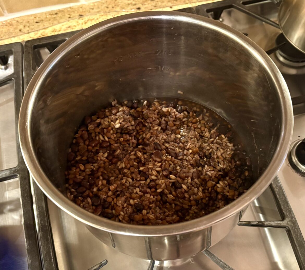 Experiment: one pot medley of rice, beans, barley, and lentils