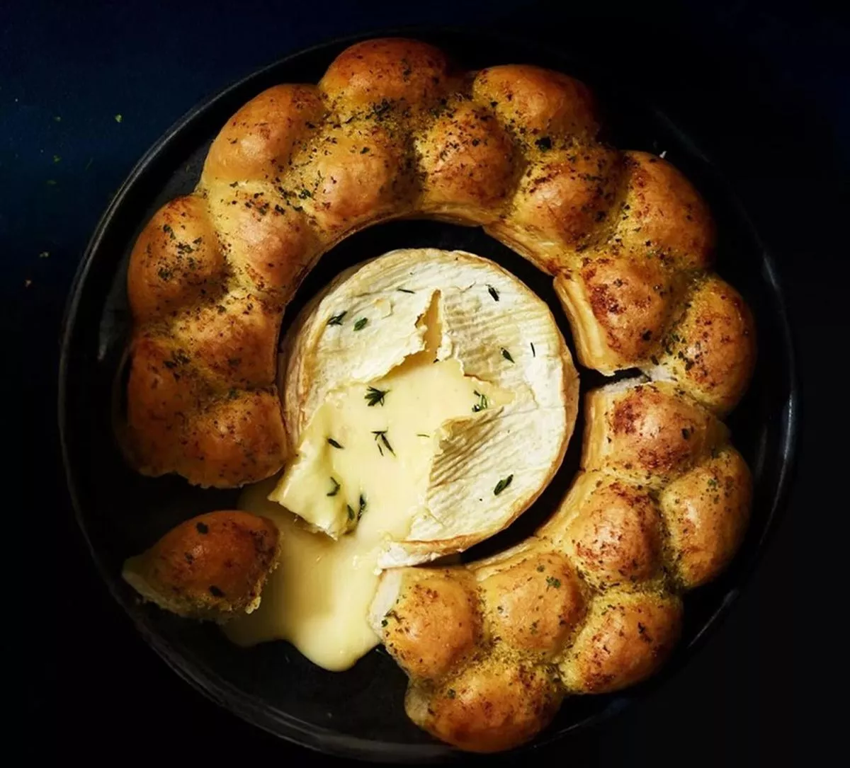 Morrisons' Garlic Butter Dough Ball & French Camembert Wreath