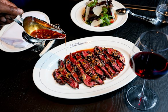 Bistecca funghi e cipolle.