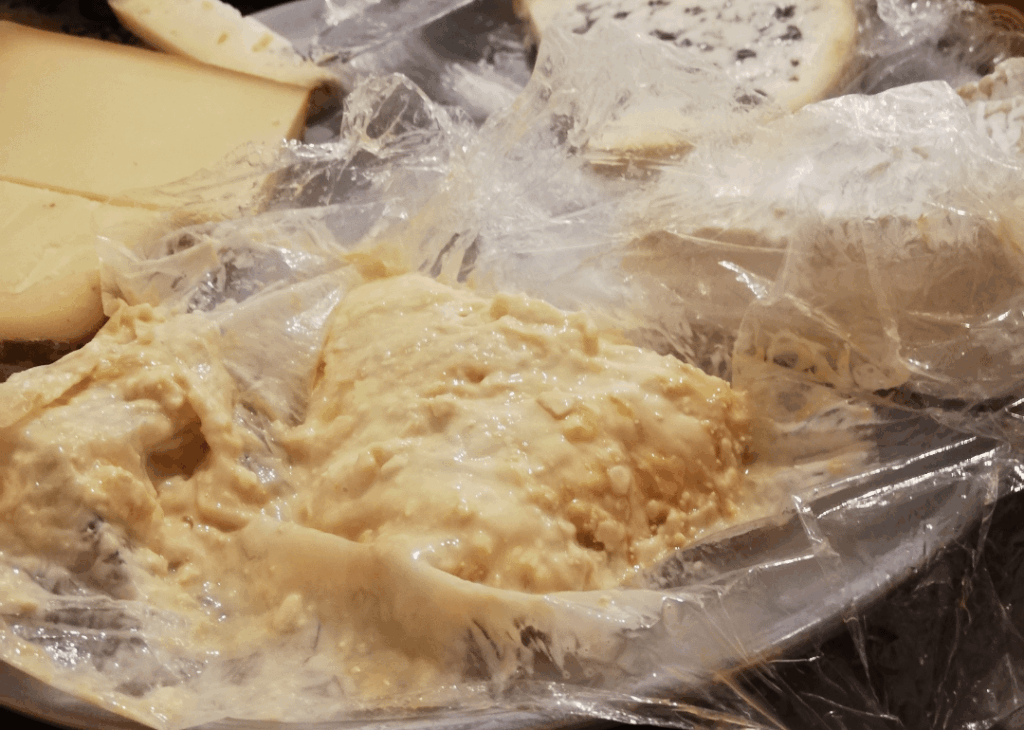 This sub makes me feel perfectly normal for enjoying this extremely ripe Époisses.