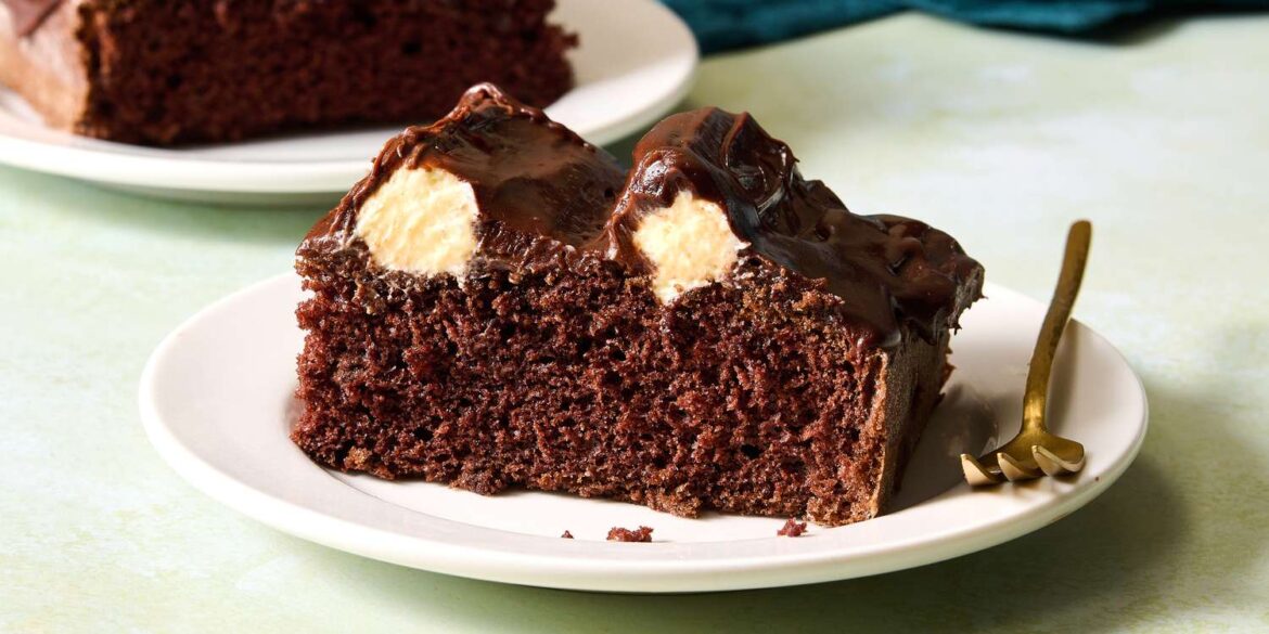 The Beloved Midwestern Dessert That Belongs on Your Holiday Table The Beloved Midwestern Dessert That Belongs on Your Holiday Table