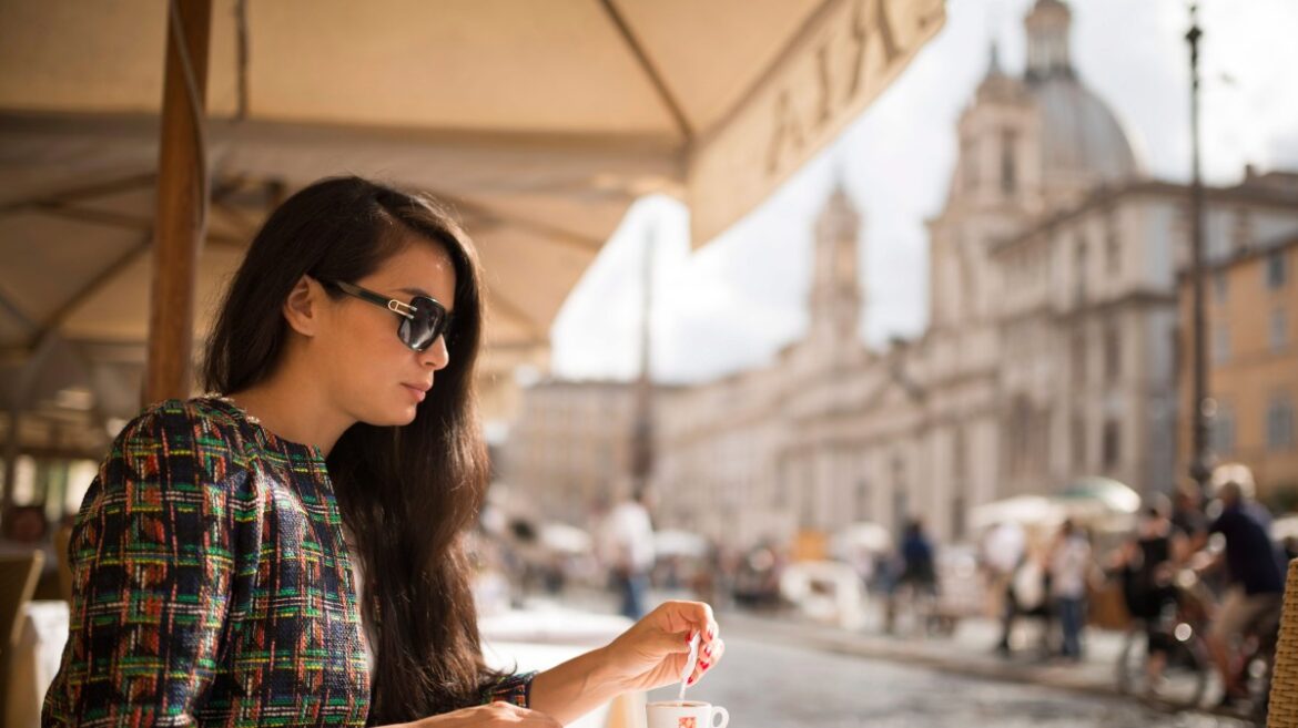Espresso price rise makes Italians choke on their breakfast
