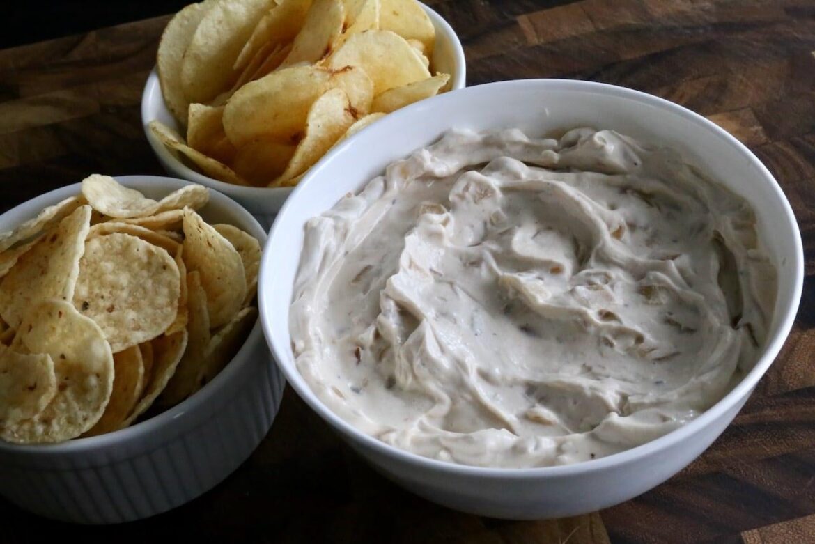 Healthy Caramelized French Onion Greek Yogurt Dip Recipe