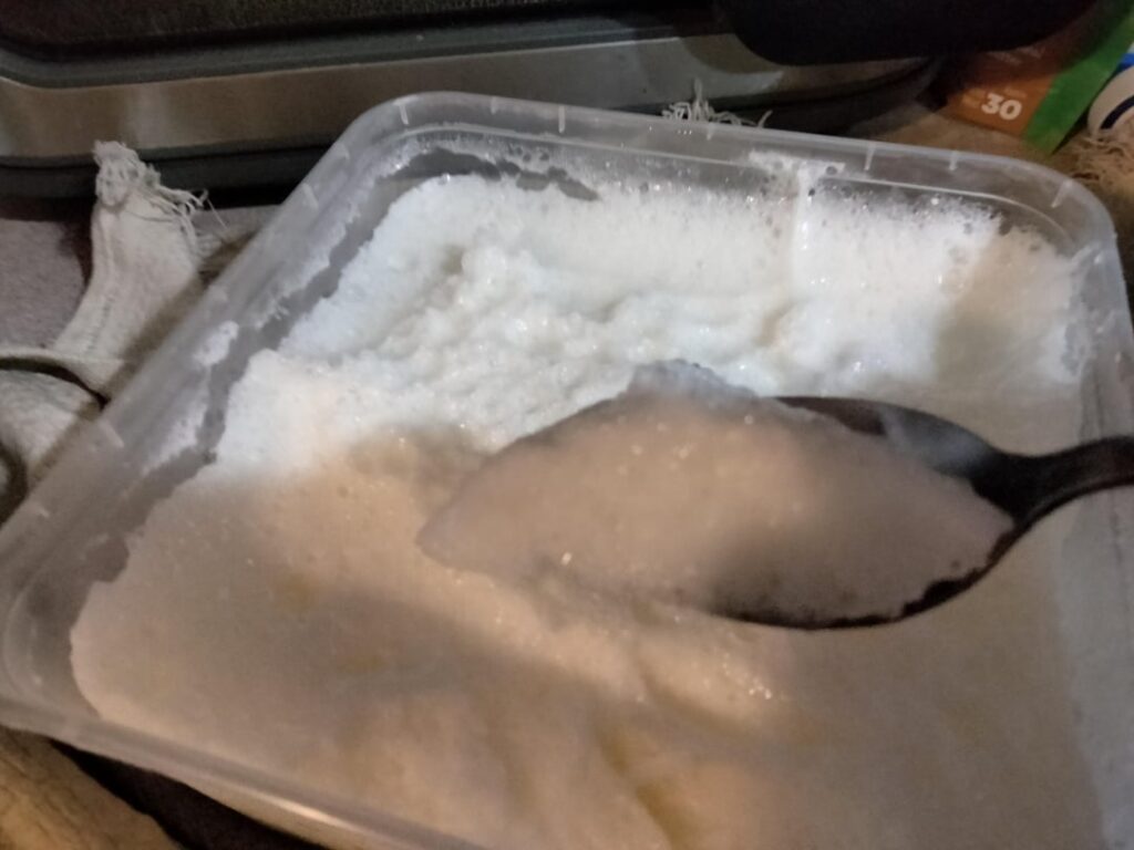 Fluffy yogurt agar mousse whip