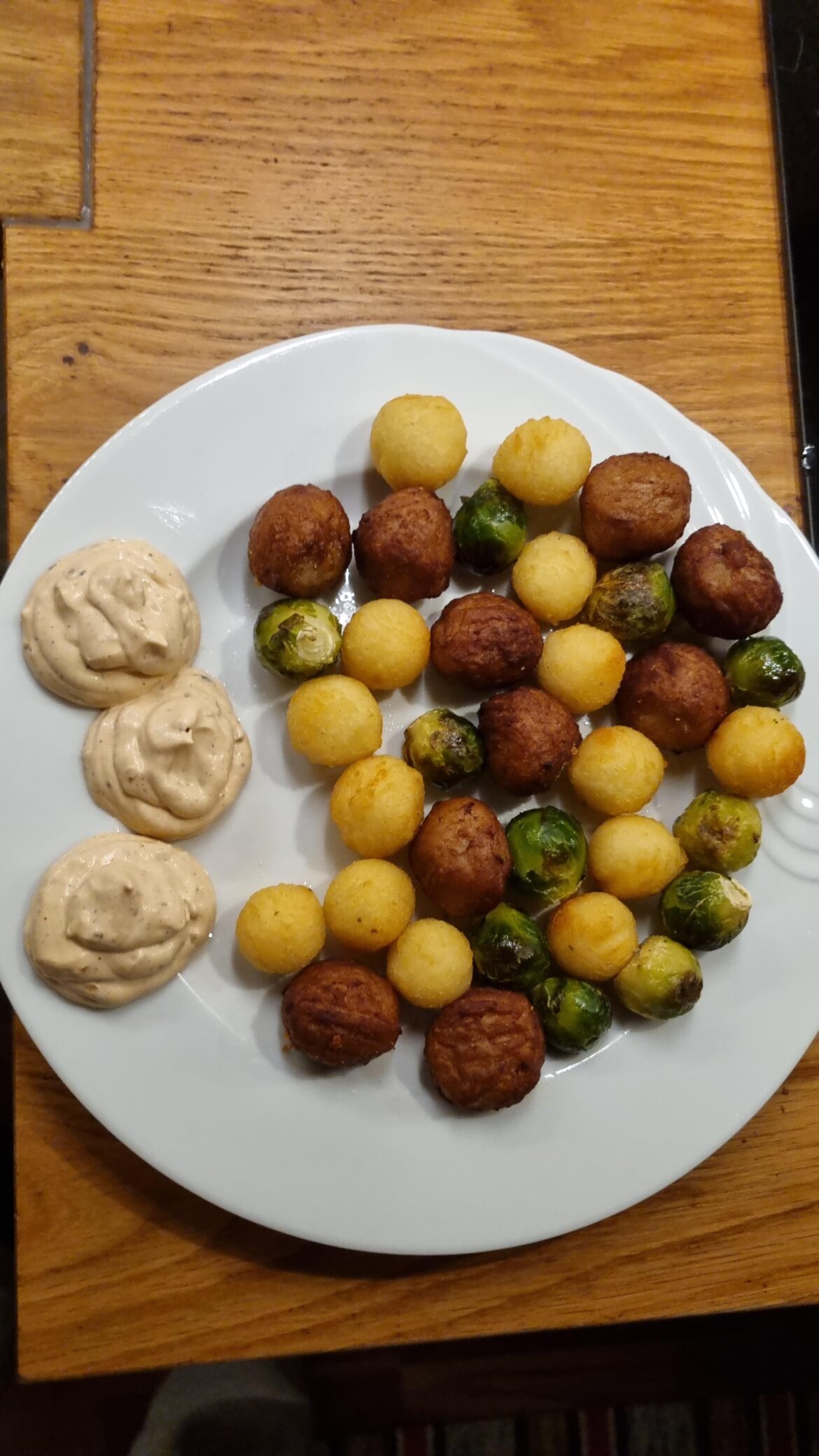 Thanks to your feedback I can now present: Round food 2.0