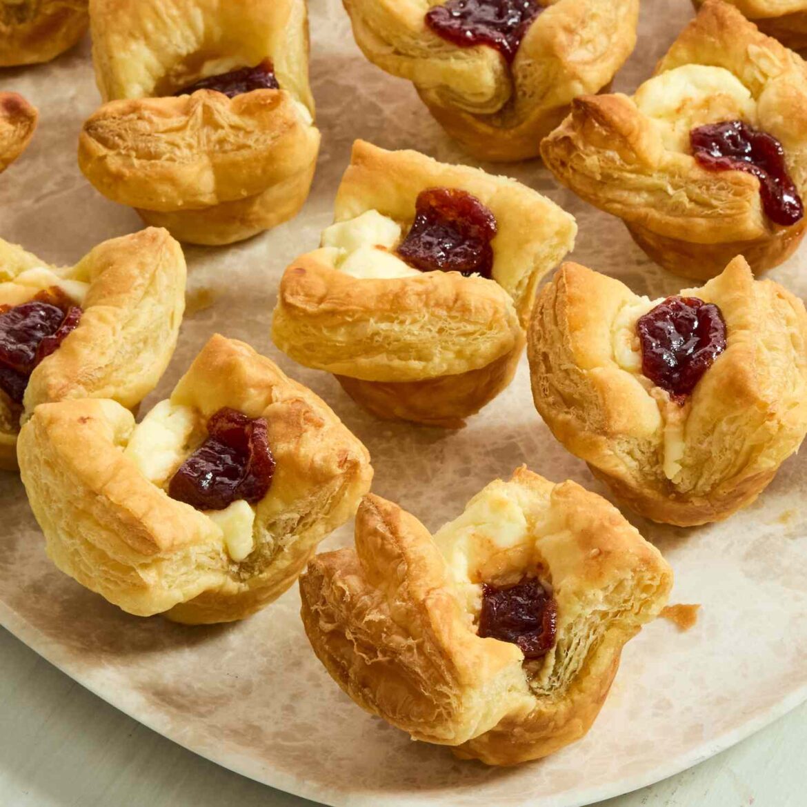 10+ Best Christmas Hors d’Oeuvre Recipes 10+ Best Christmas Hors d’Oeuvre Recipes