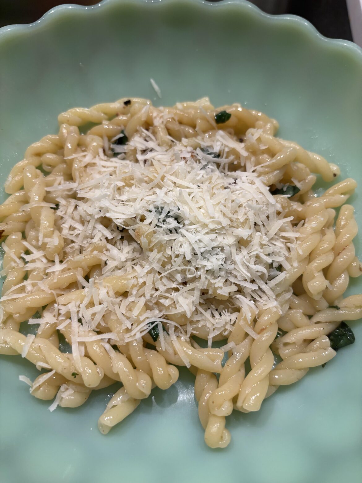 Pasta with EEVO and garlic three ways