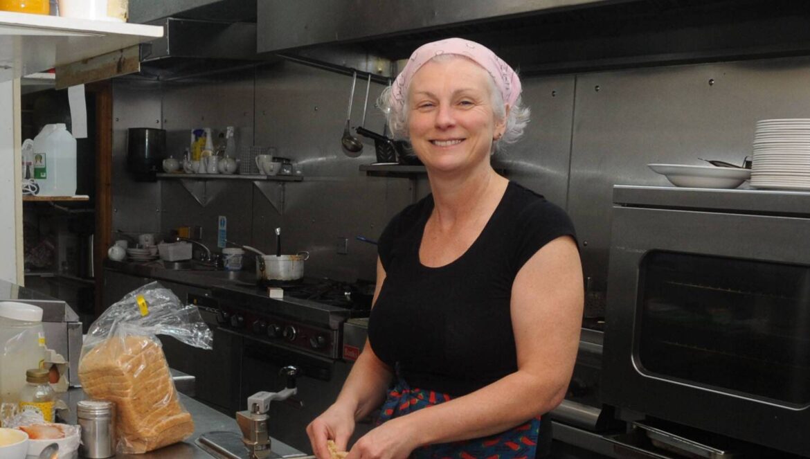 Dorothy all set to serve up her free Christmas dinners - News