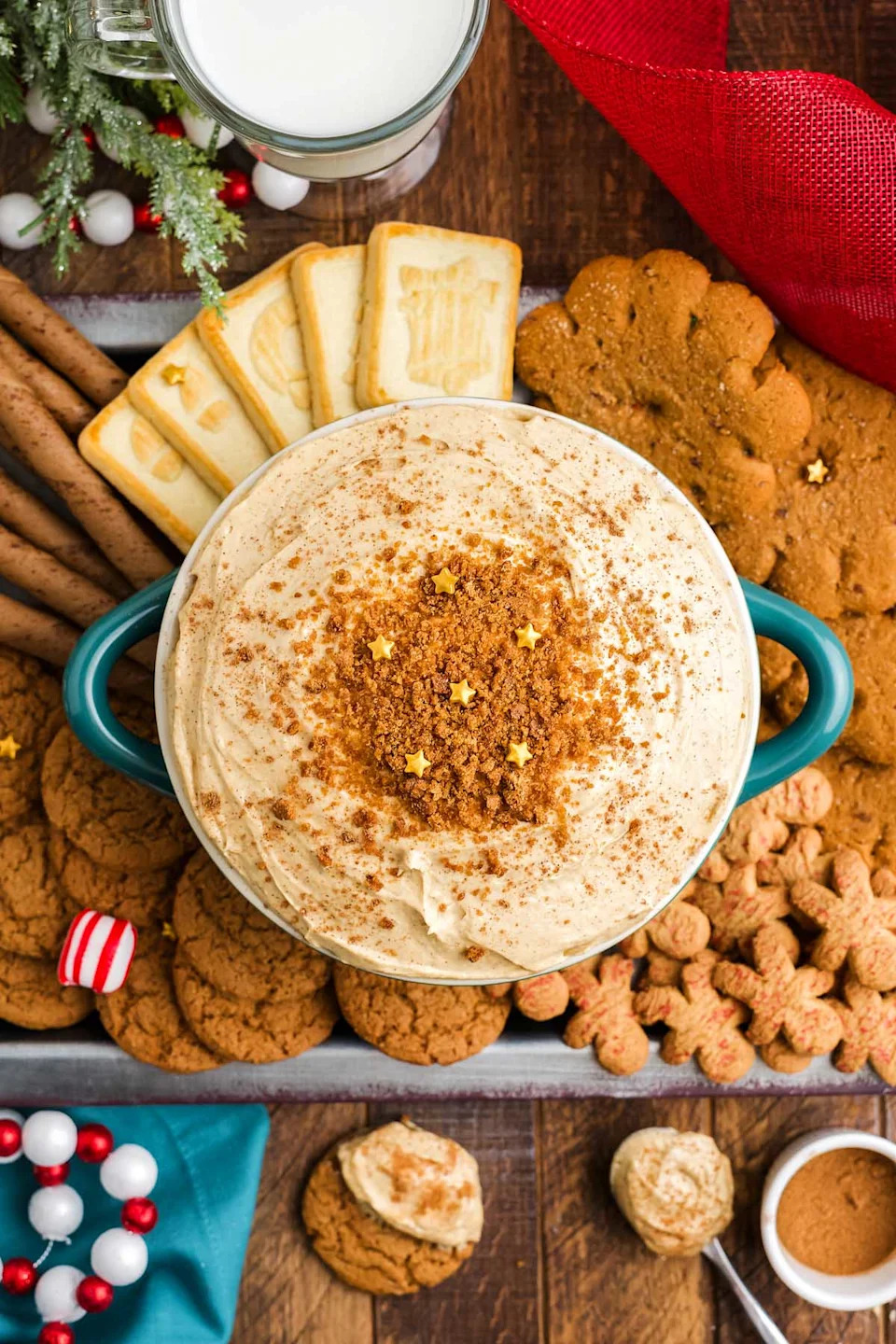 A close up shot gingerbread cheesecake dip.