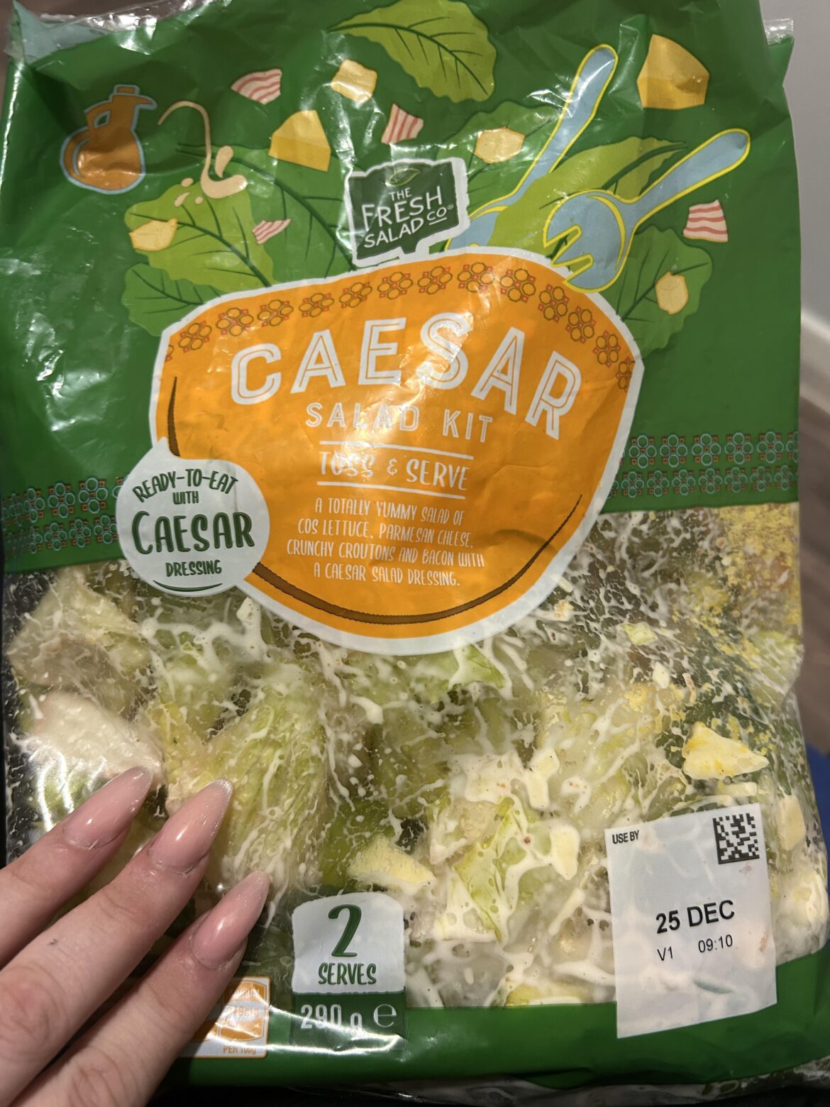 Back at it again with the salad kit! I did buy some extra spinach to bulk them up and no, none went bad and I picked up more kits today! Frat boy dinner! I mean meal prep dinner! 🩵