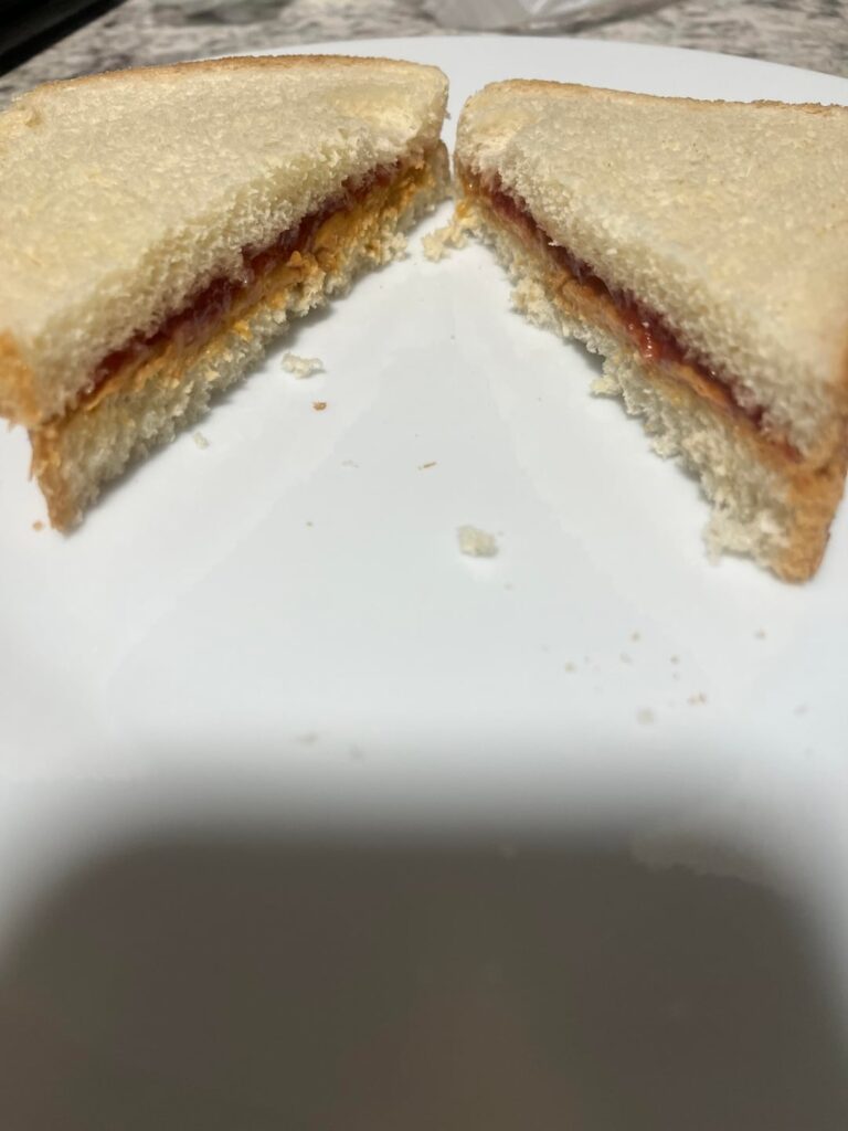 Crunchy peanut butter & jelly sandwhich 363 calories 🖤 read text