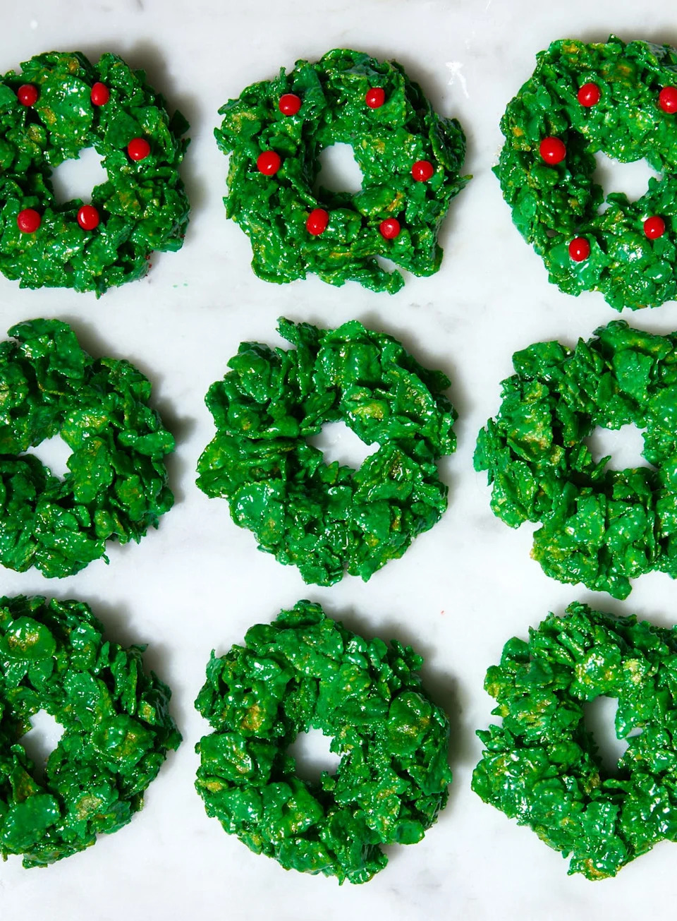 green marshmallow and cornflake treats that look like wreaths