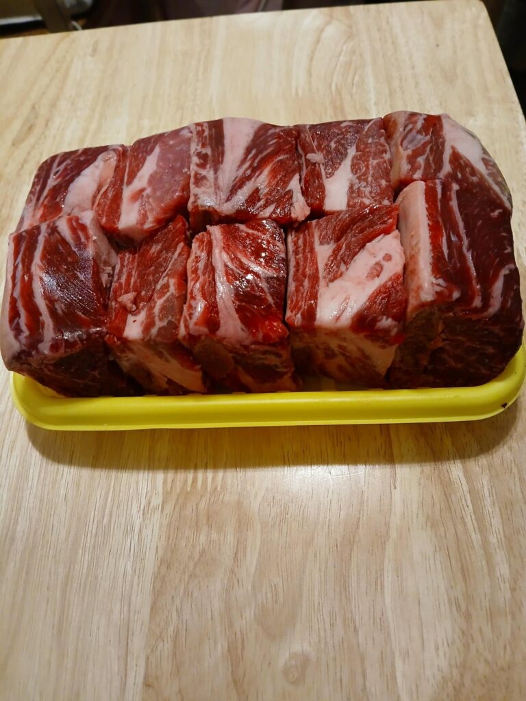 Wife requested galbi-jim for Christmas. Preping the short ribs 2 days early 😋