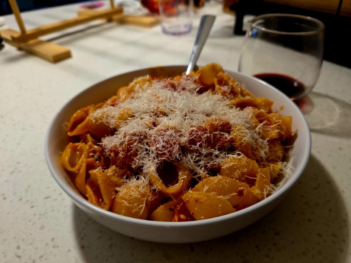 One of my favorite week night pasta sauces [I work the weekend]