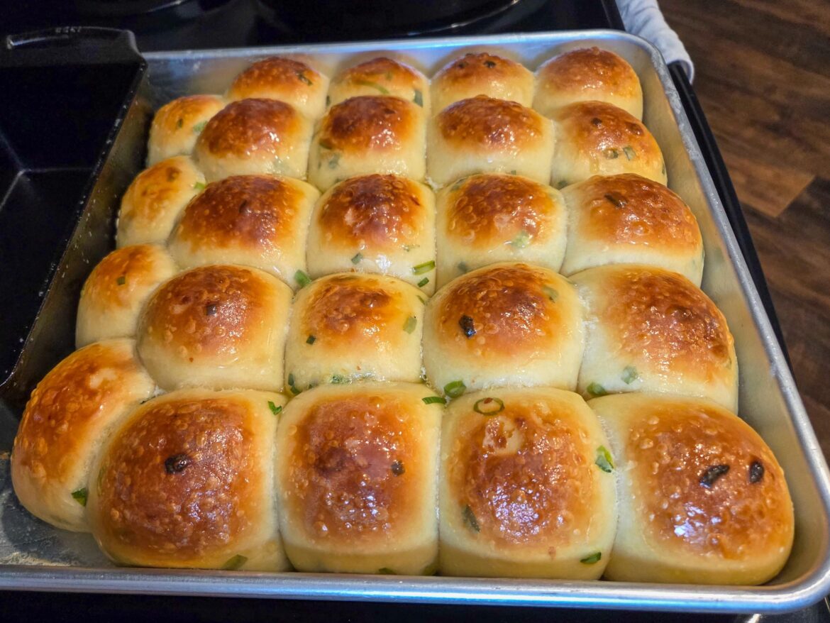 [Homemade] Claire Saffitz sour cream and chive rolls