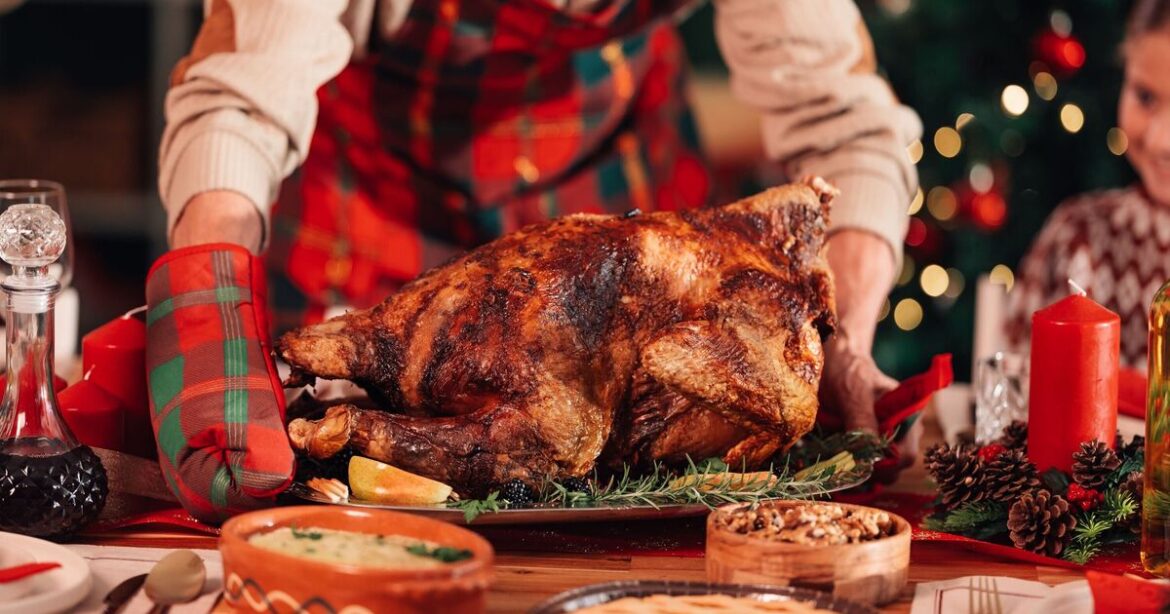 Sam Holland's expert tips for a stress-free and enjoyable Christmas dinner | UK | News