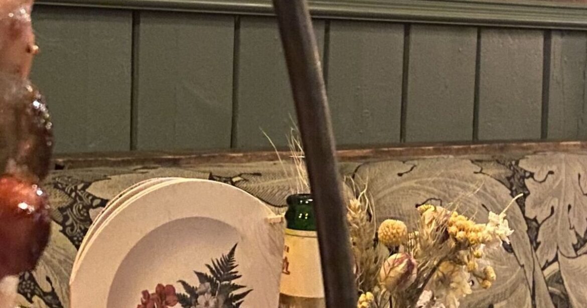 I tried a ‘hanging’ Christmas dinner – this one thing surprised me I tried a ‘hanging’ Christmas dinner - this one thing surprised me