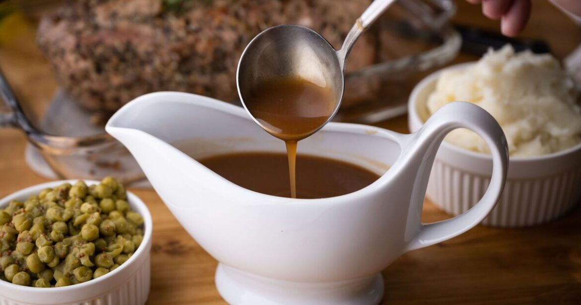 How to make the ultimate Christmas dinner gravy with chef’s recipe How to make the ultimate Christmas dinner gravy with chef's recipe