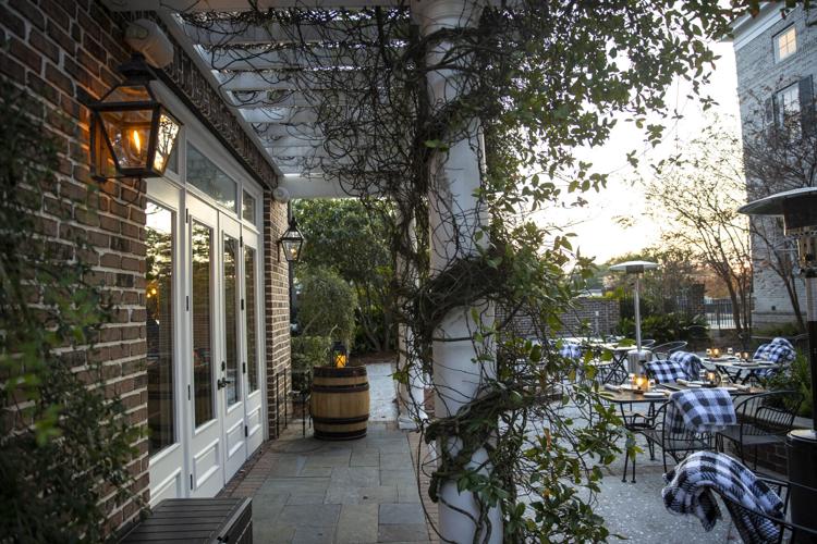 PRINT THIRD Vinea Courtyard Kitchen now open03.JPG