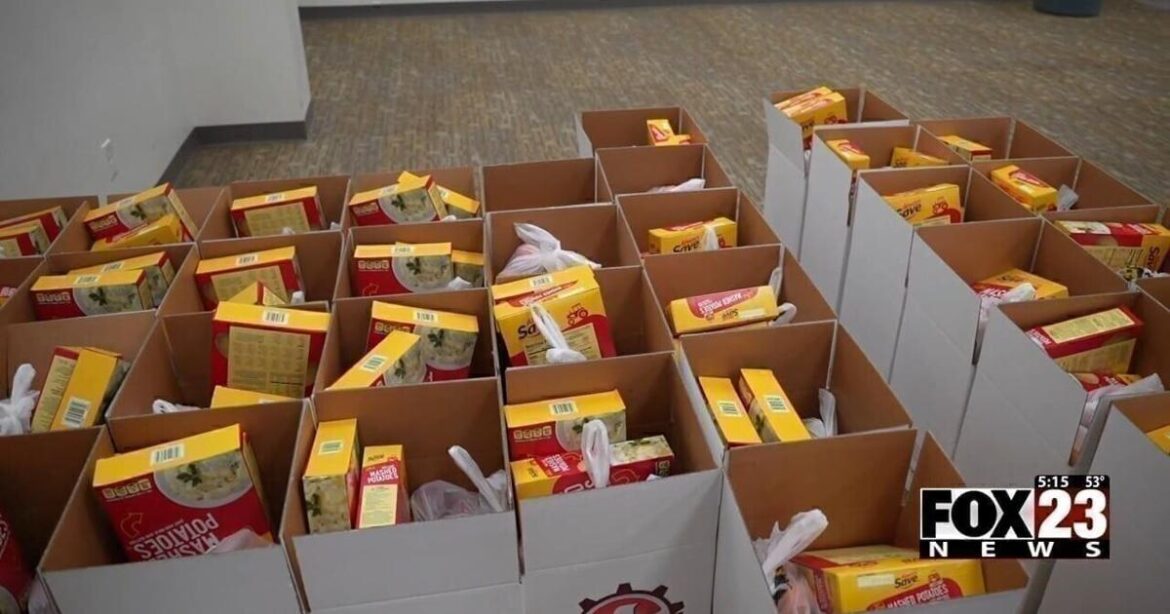 Share the Spirit provide Christmas food boxes to families across Rogers County | News