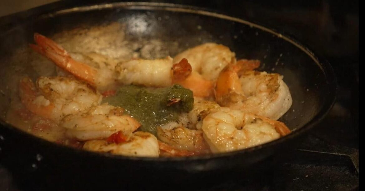 Hawaii Living with Anne Lee | Dessert and Dining at Leonard’s Bakery and Lady Elaine | Island Life