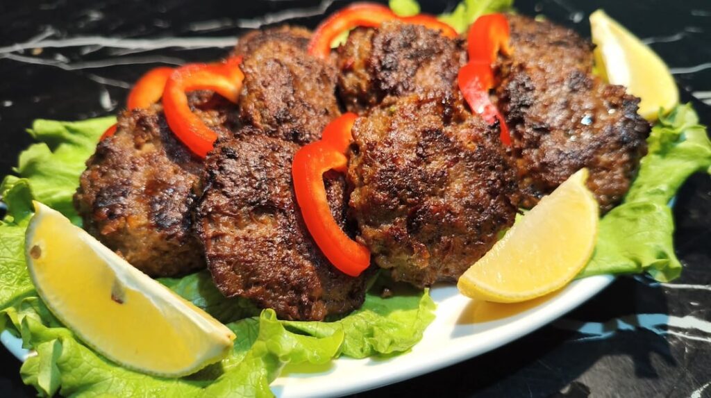 Meatballs with vegetables