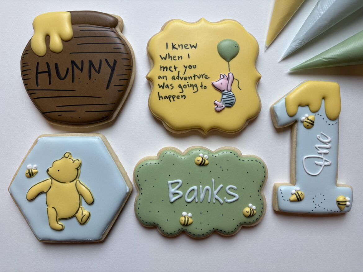 I’m still holding the Holidays at bay - Here is a first birthday set!