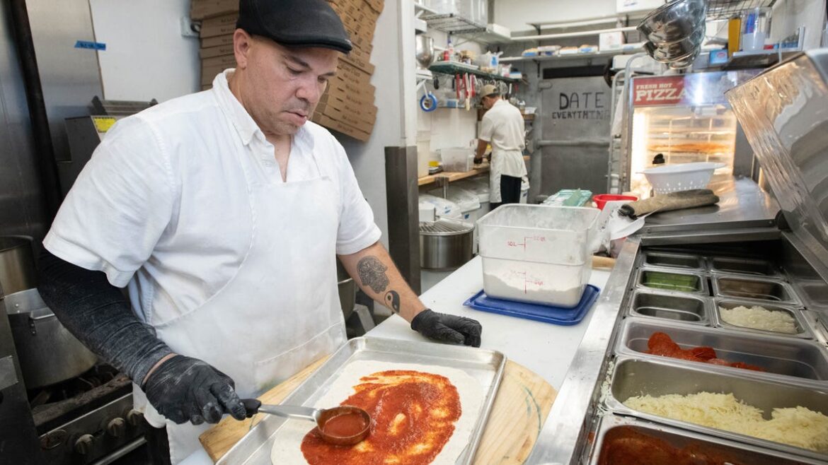 Seneca's Deli closes in Gulf Breeze, Navarre pizzeria to replace it