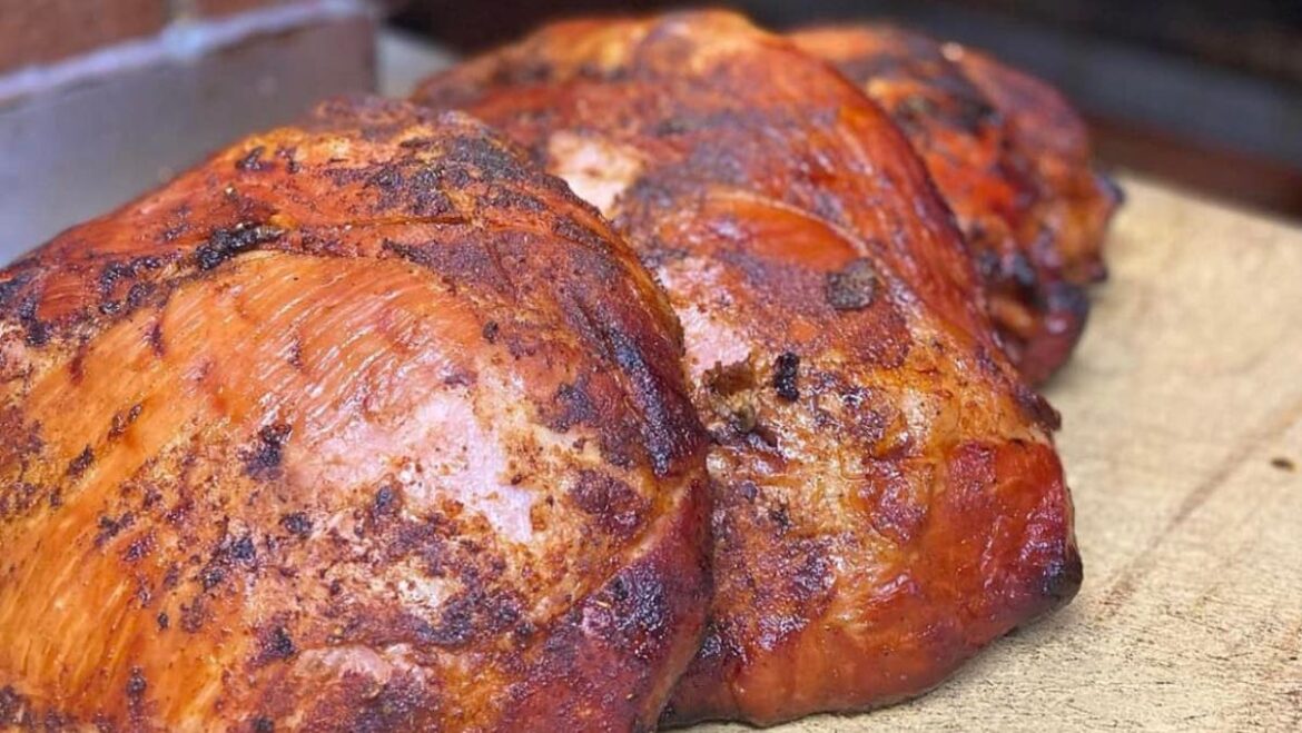 What restaurants offer Christmas meals to go in Memphis? See the list What restaurants offer Christmas meals to go in Memphis? See the list