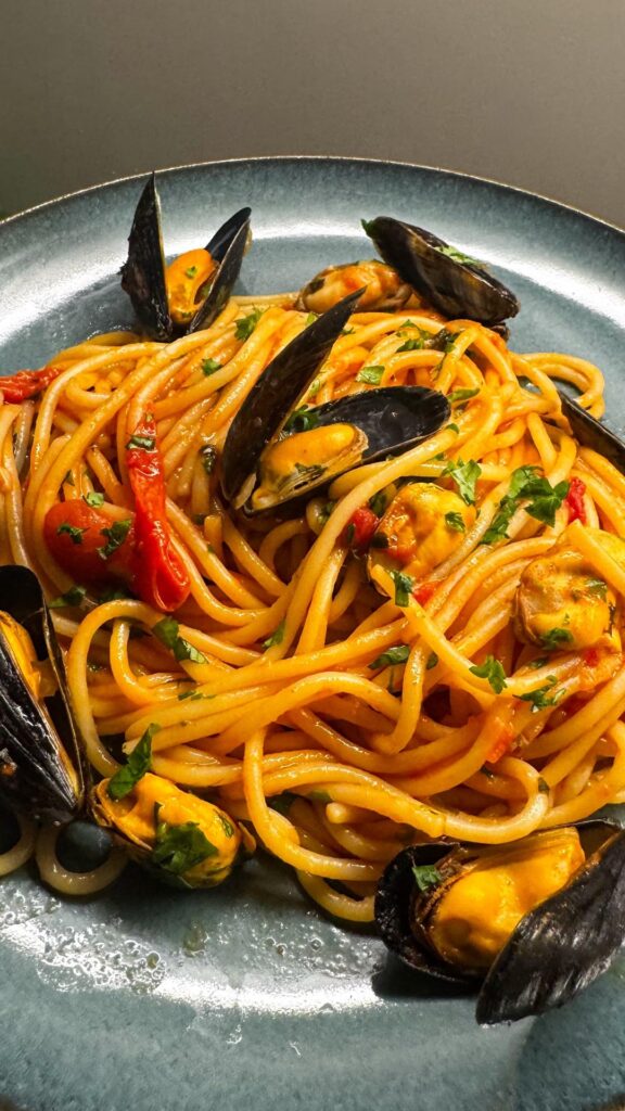 Spaghetti con Cozze alla Tarantina