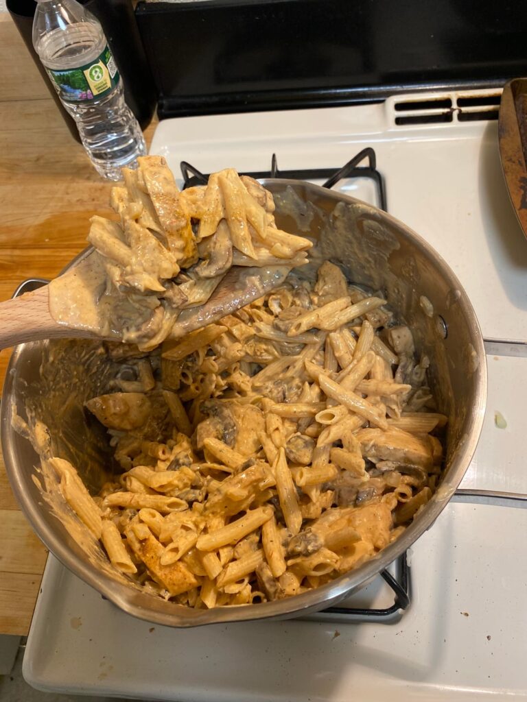 Spicy Creamy Cajun Chicken Penne (0.98 cal/g)