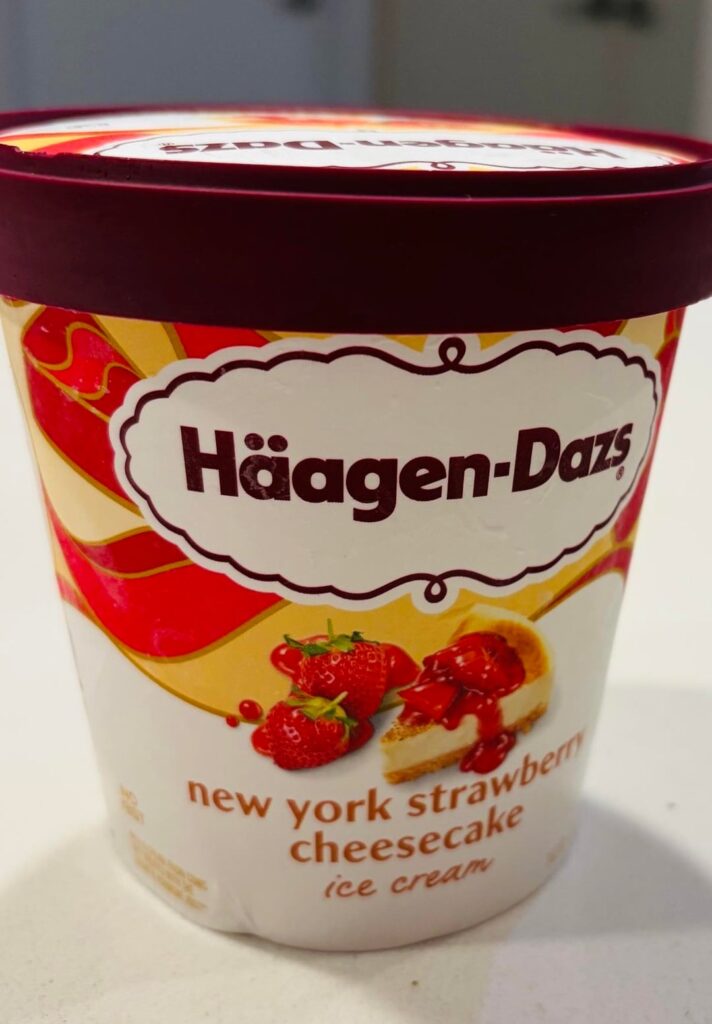 Häagen-Dazs New York Strawberry Cheesecake