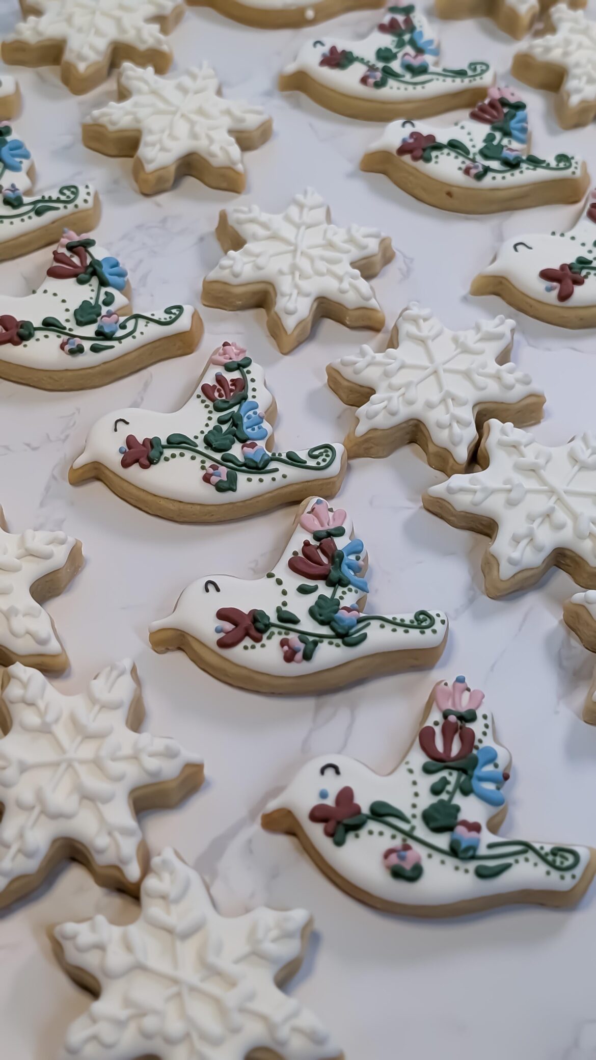 Went totally off script with these birds for a bake sale and I'm so pleased with the results!