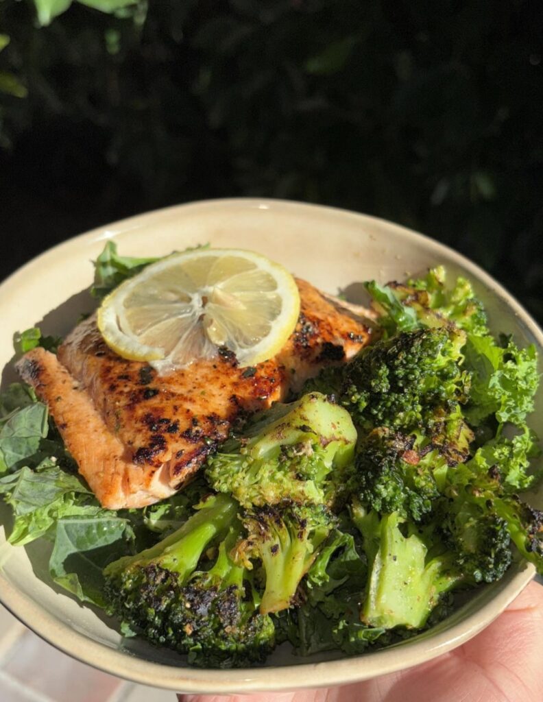 Breakfast/lunch salmon(355 cals)