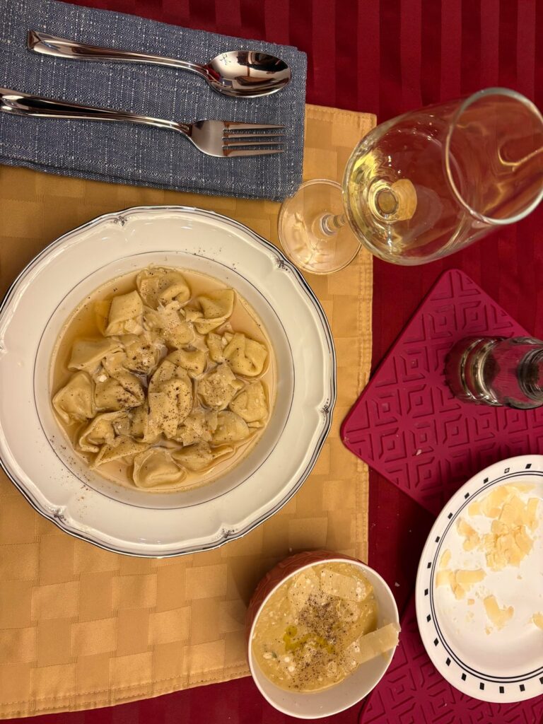 Homemade tortellini en brodo
