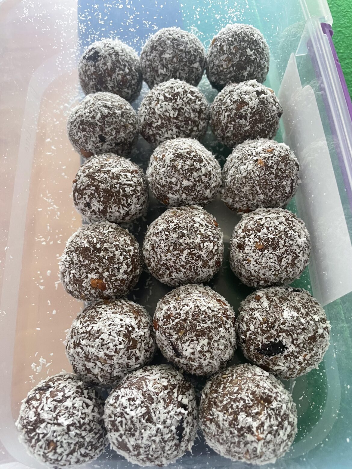 Got given a bag of pecans so winged some truffles 🤤