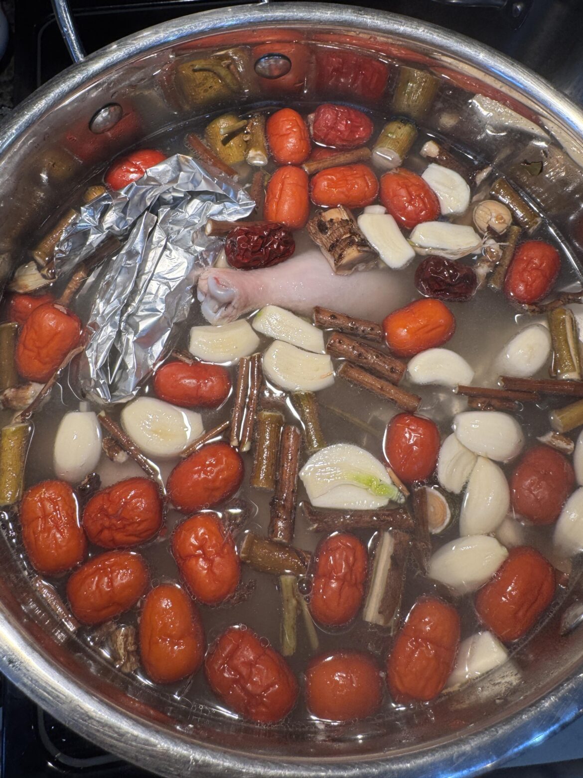 It's been cold here 🇨🇦 so I'm making samgyetang