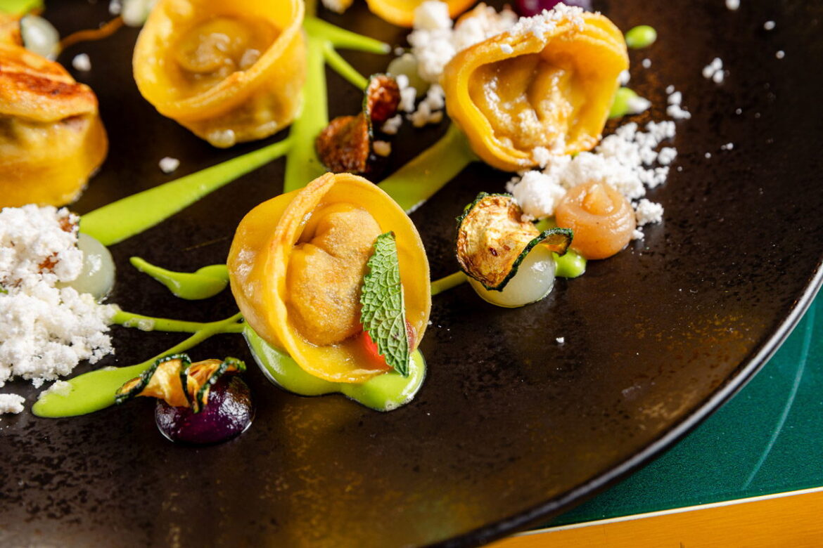 Sophisticated cuisine one step away from the Trevi fountain Sophisticated cuisine one step away from the Trevi fountain