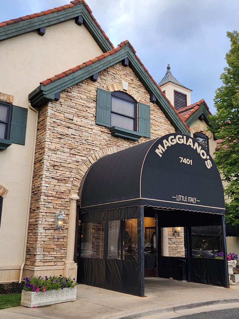 13 Tennessee Mom-And-Pop Italian Cafés Serving Plates That Feel Like Sunday At Nonna’s 8 Maggiano’s Little Italy