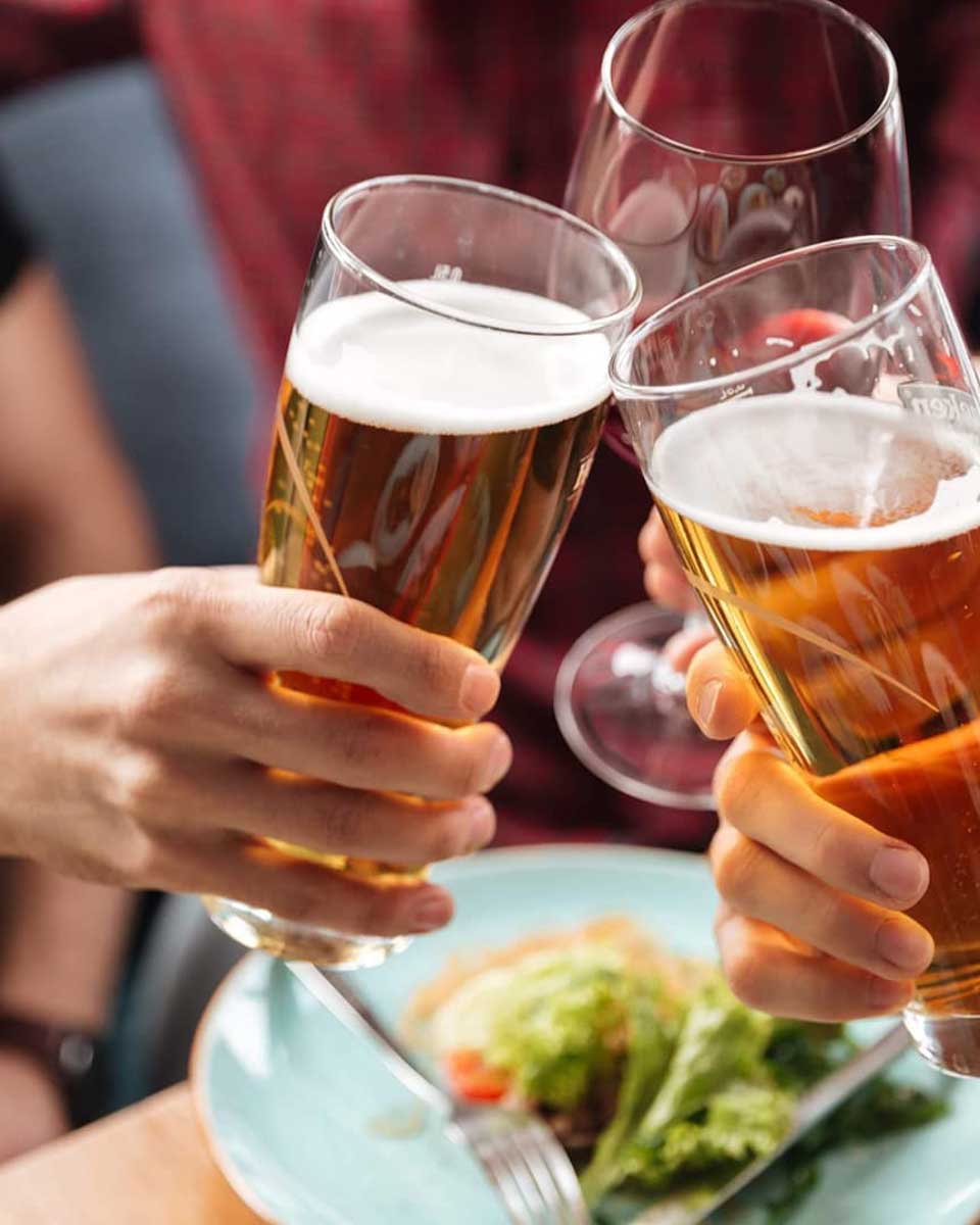 Cheers at Divaricata Brewery