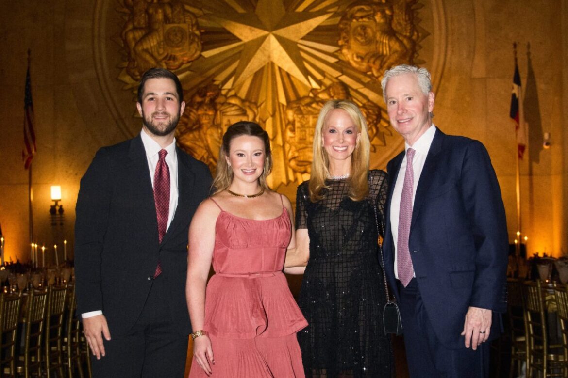 Bachendorf's Hosts Intimate Dinner Honoring Roberto Coin at Dallas' Hall of State