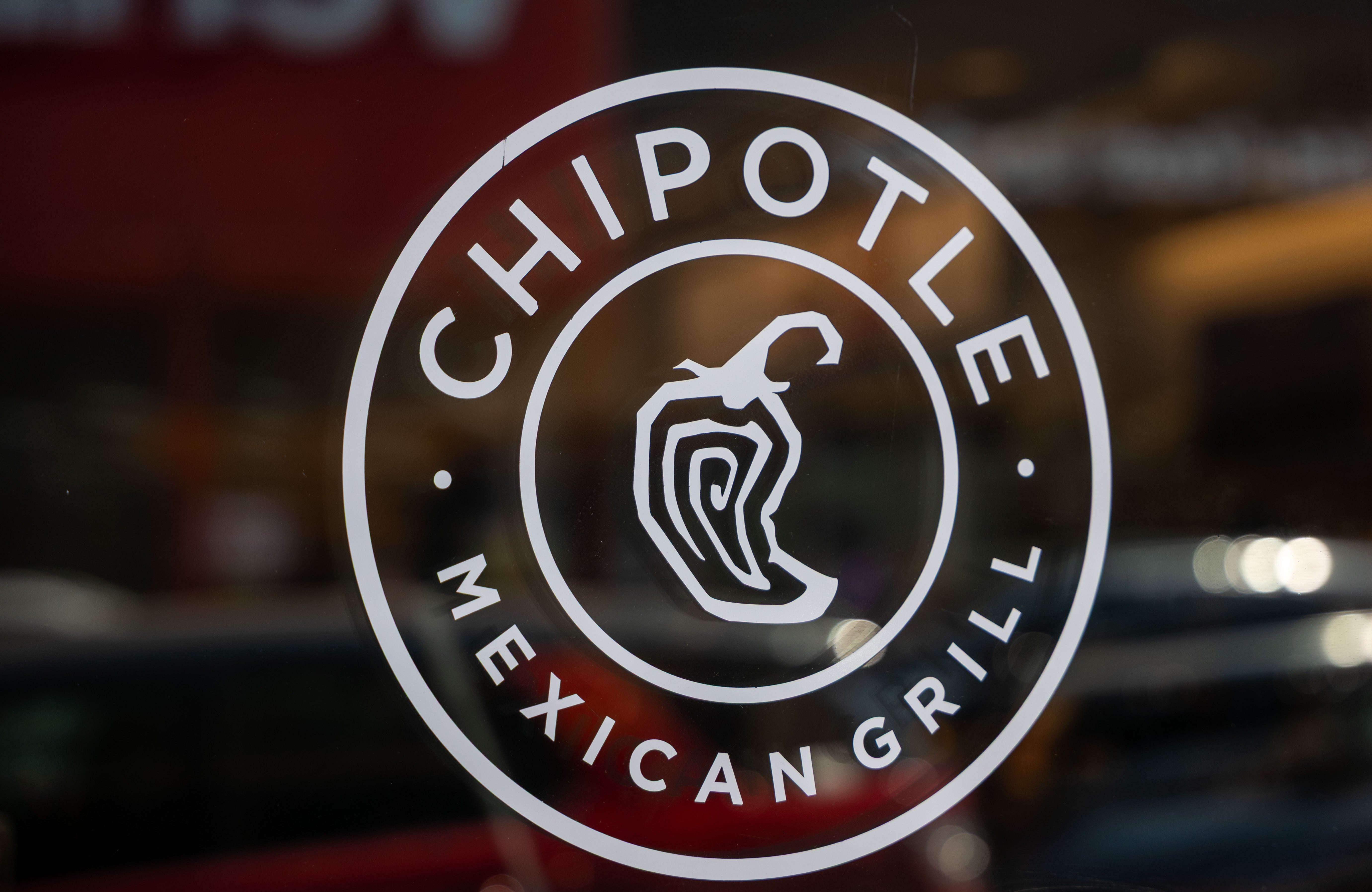 A Manhattan Chipotle is under fire for allegedly serving a customer a burrito bowl with a rodent lurking within.