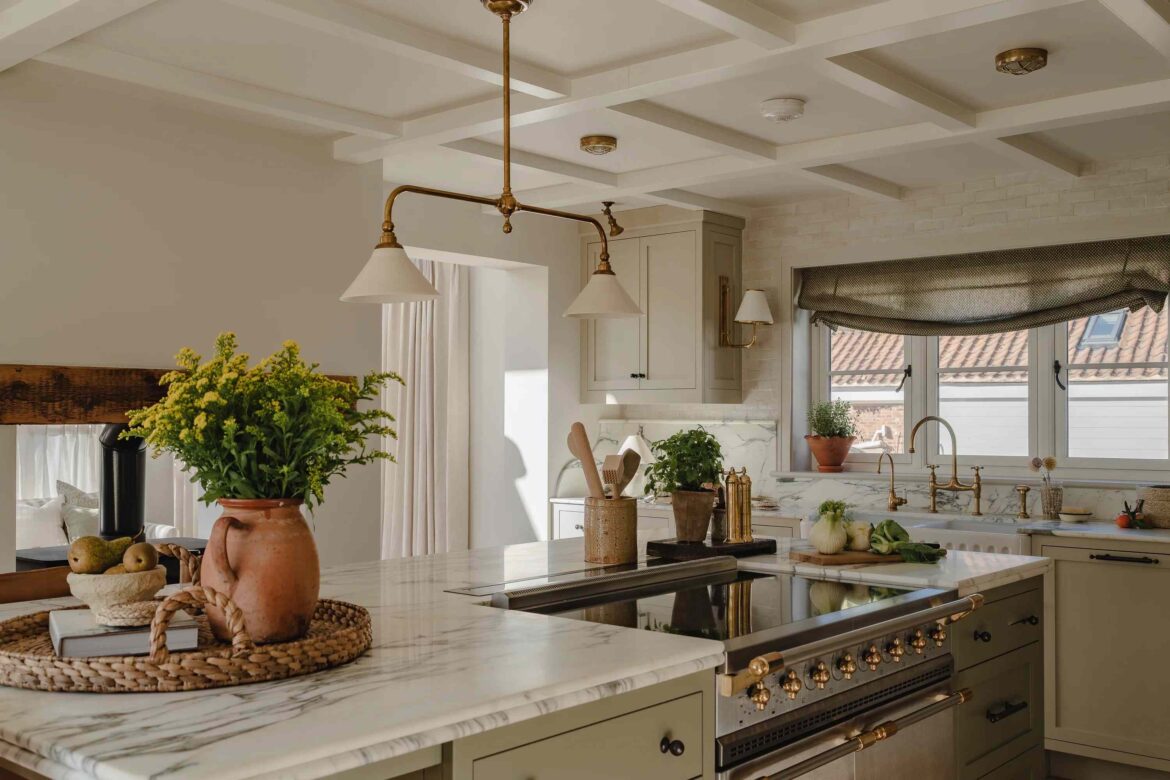 The Early 2000s Kitchen Trend That Will Be Back in 2026, Designers Say The Early 2000s Kitchen Trend That Will Be Back in 2026, Designers Say