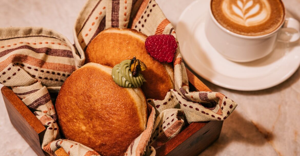 Inside Bar Tutto, Joe Flamm’s New Fulton Market All-Day Italian Cafe Inside Bar Tutto, Joe Flamm’s New Fulton Market All-Day Italian Cafe