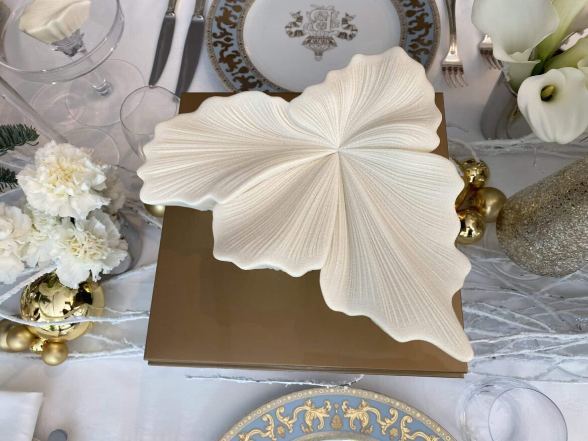 The 10 most beautiful Yule logs in Parisian luxury hotels in 2025