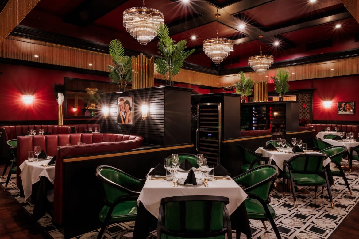 La Stella Italian Steakhouse and Music Loung dining room.